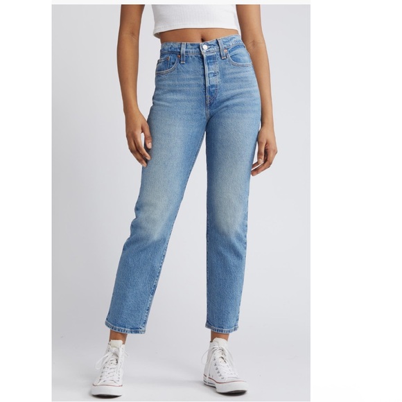 Levi's®
Wedgie High Waist Straight Leg Jeans - Picture 2 of 5